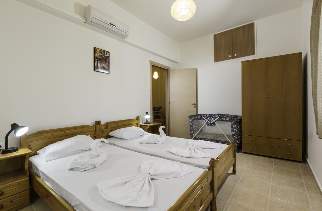 Georgias Apartments Charaki Exterior foto