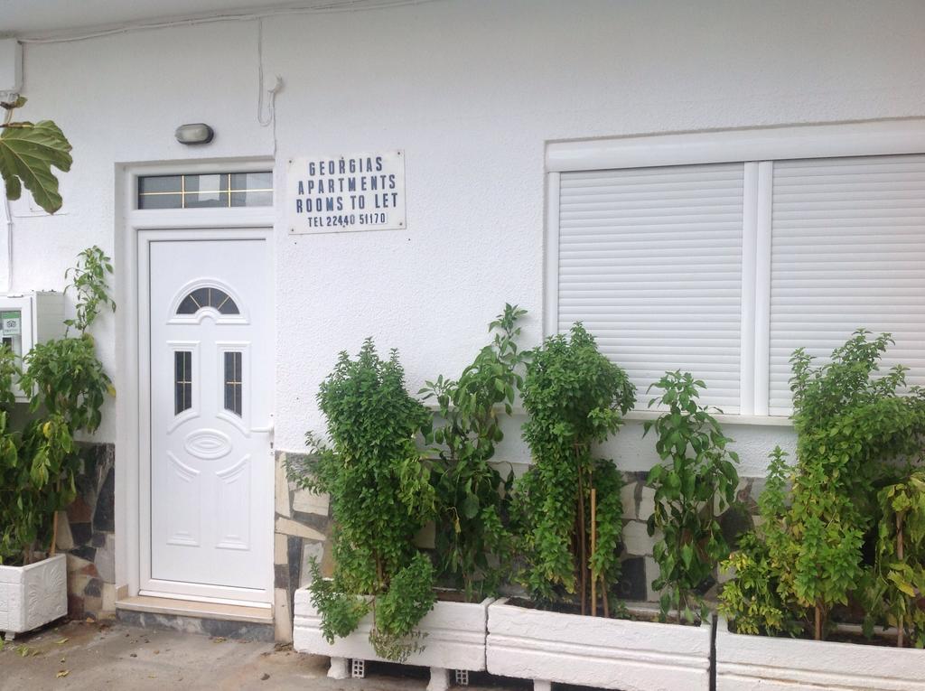 Georgias Apartments Charaki Quarto foto