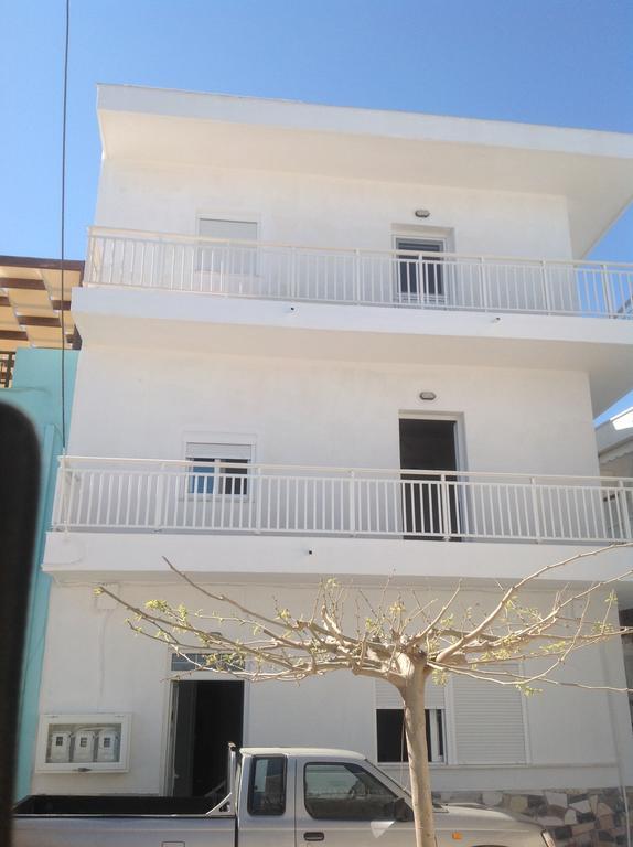 Georgias Apartments Charaki Quarto foto