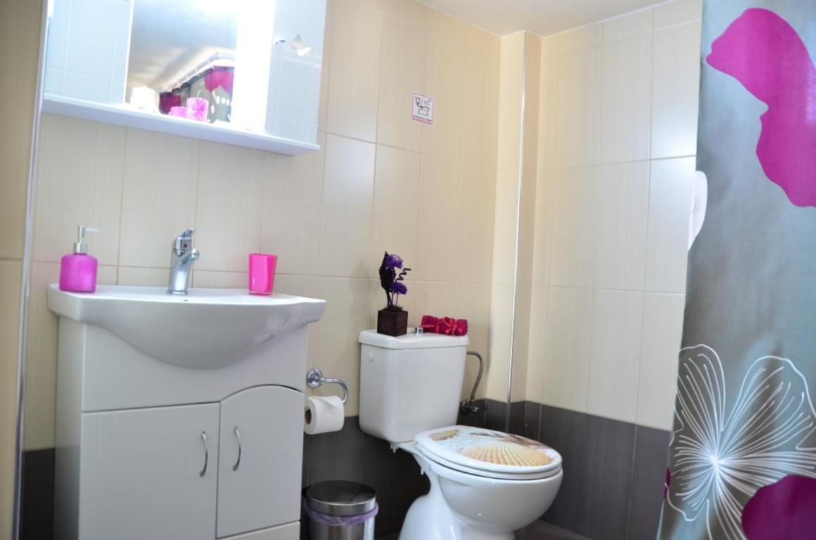 Georgias Apartments Charaki Quarto foto