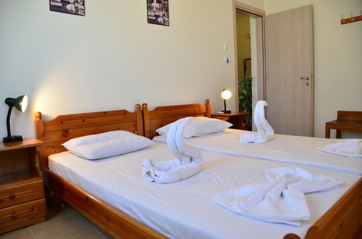 Georgias Apartments Charaki Quarto foto